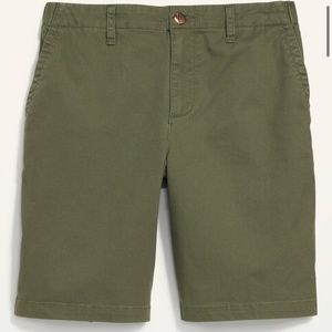 Chino shorts size L NEW 7 inch inseam